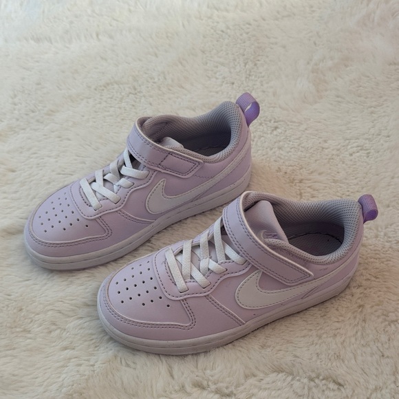 Nike Kids Light Purple Sneakers - Picture 1 of 3
